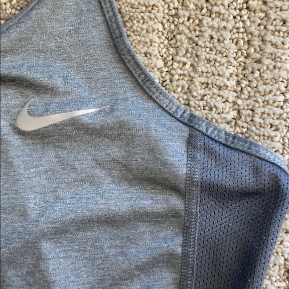 Nike Tank Top - Picture 3 of 5